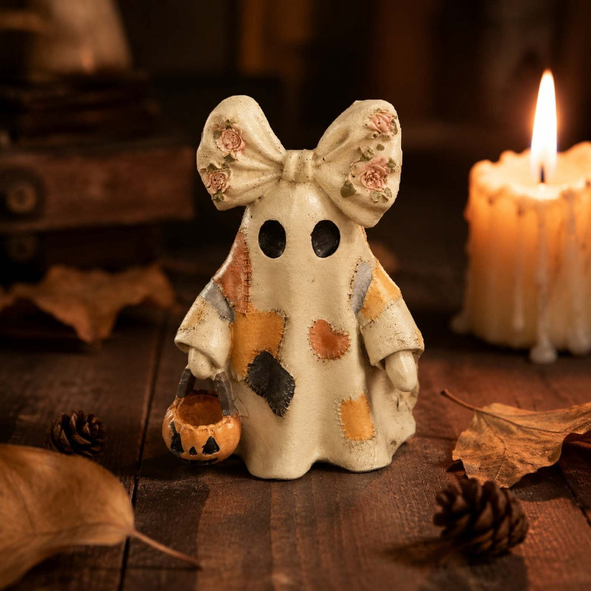 Vintage Patchwork Ghost Figurine, Cute Resin Halloween Ghost Statue with Floral Bow and Pumpkin Basket, Retro Fall Tabletop Mantel Shelf Entryway Porch Decor for Halloween Thanksgiving Home Party